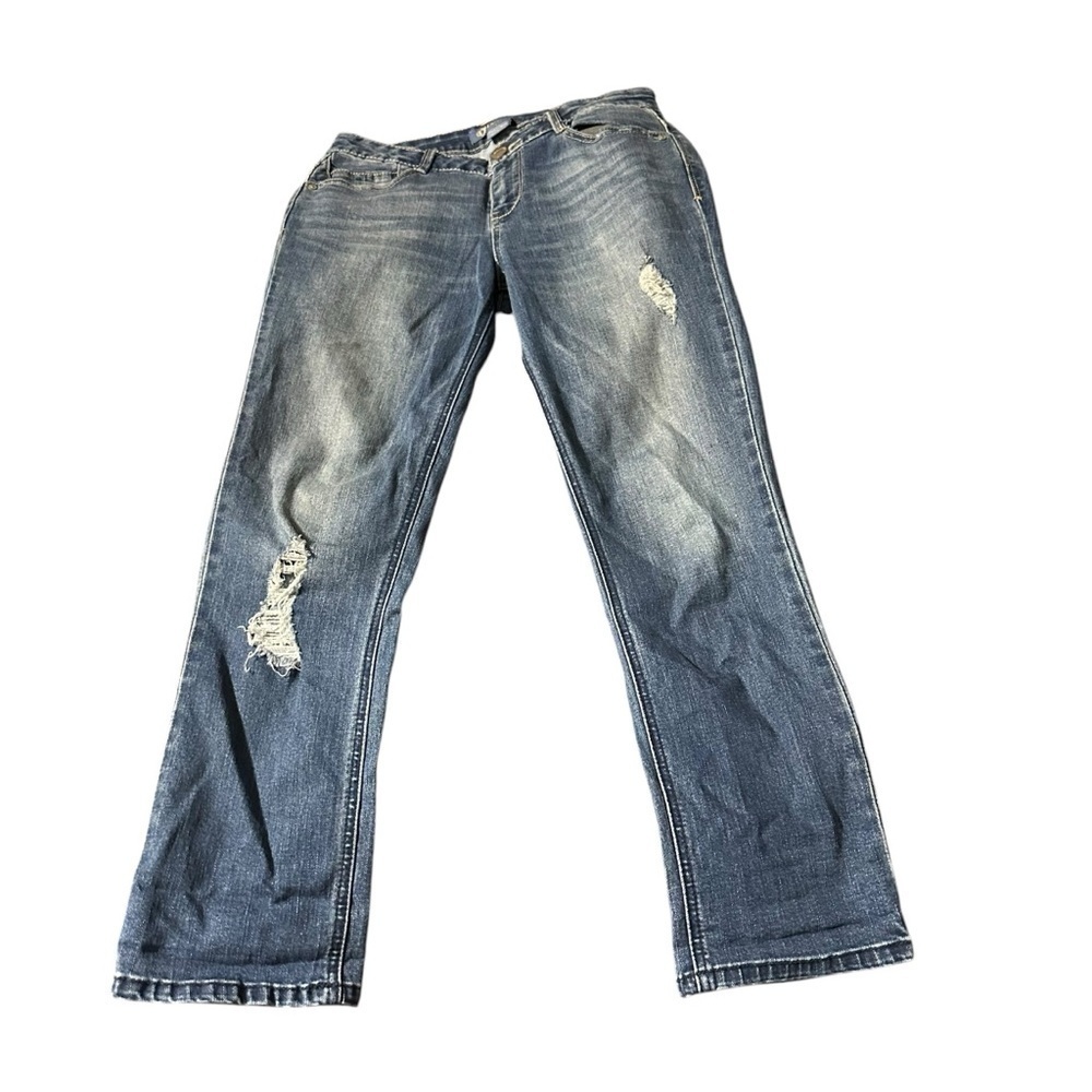 Democracy women's size 2 distressed jeans, inseam 27", rise 9", waist 15"